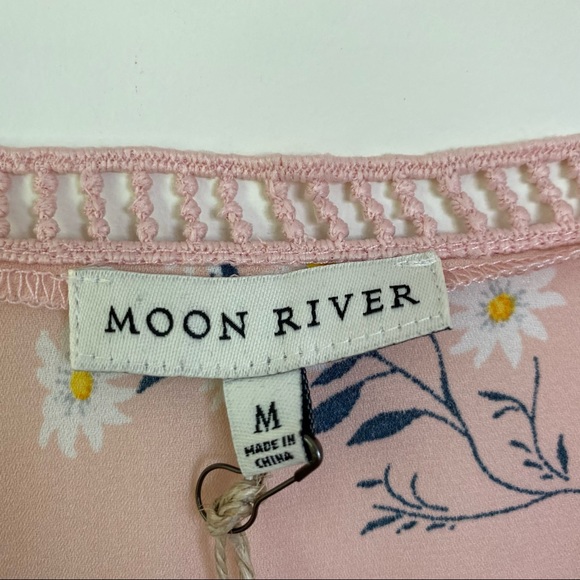 NWT Moon River Ditsy Floral Wrap Dress Size Medium - Picture 6 of 7